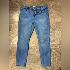 Universal thread brand women’s size 16 skinny jeans